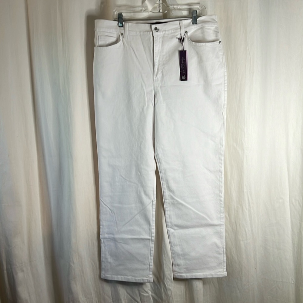 Gloria Vanderbilt White Jeans